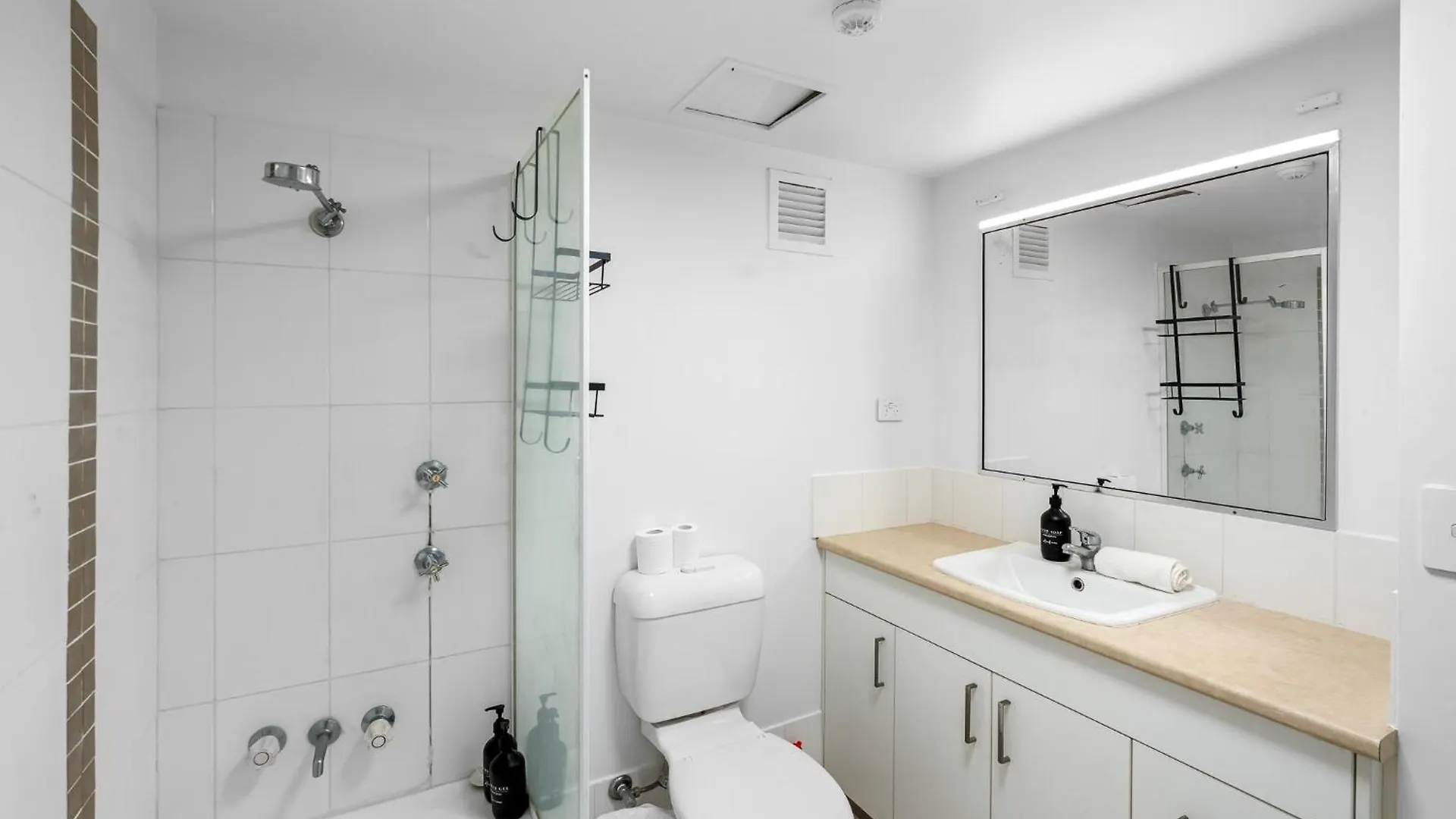 The Hideaway - Riverside Central Surfers 2Br Apartment With Parking And Pool Gold Coast